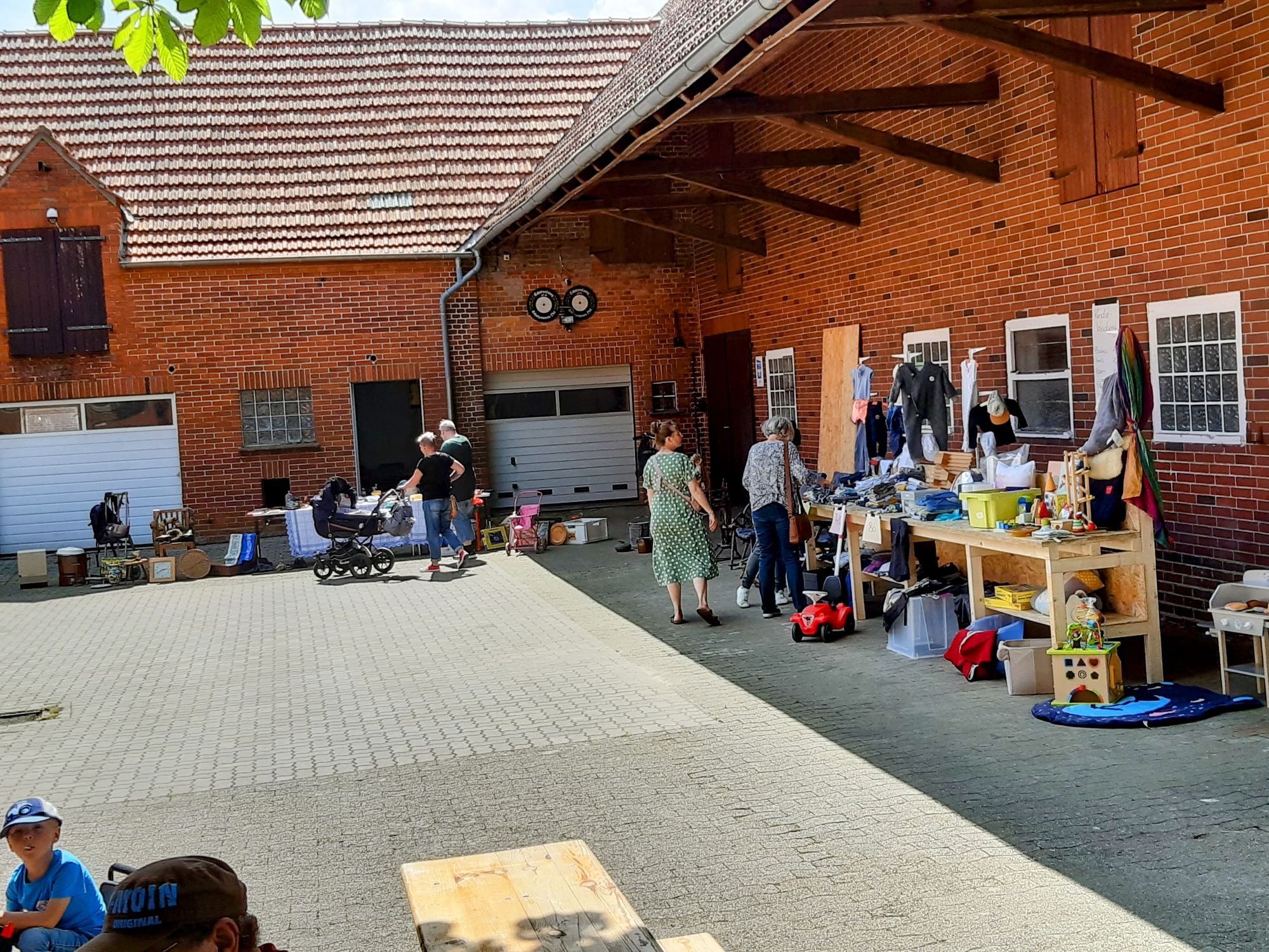 Dorfflohmarkt Okel